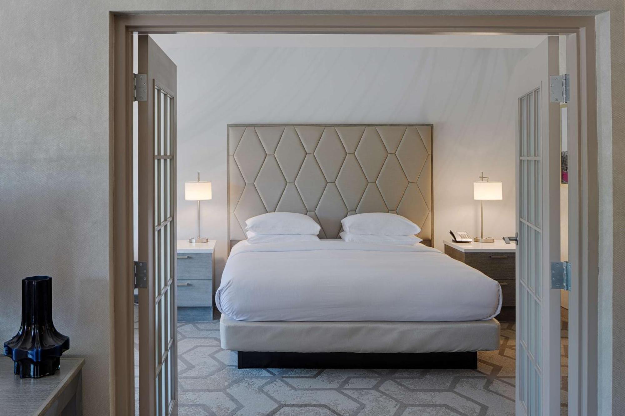 Hotel The Kingsley Bloomfield Hills - A Doubletree By Hilton Extérieur photo